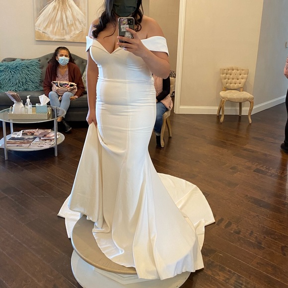 NWT‼️ ALLURE BRIDALS - Picture 7 of 7